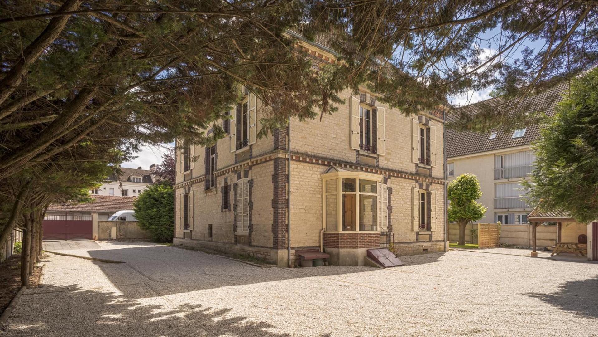 Bonappart 1 - Charme Napoleonien & Confort Troyes Exterior foto